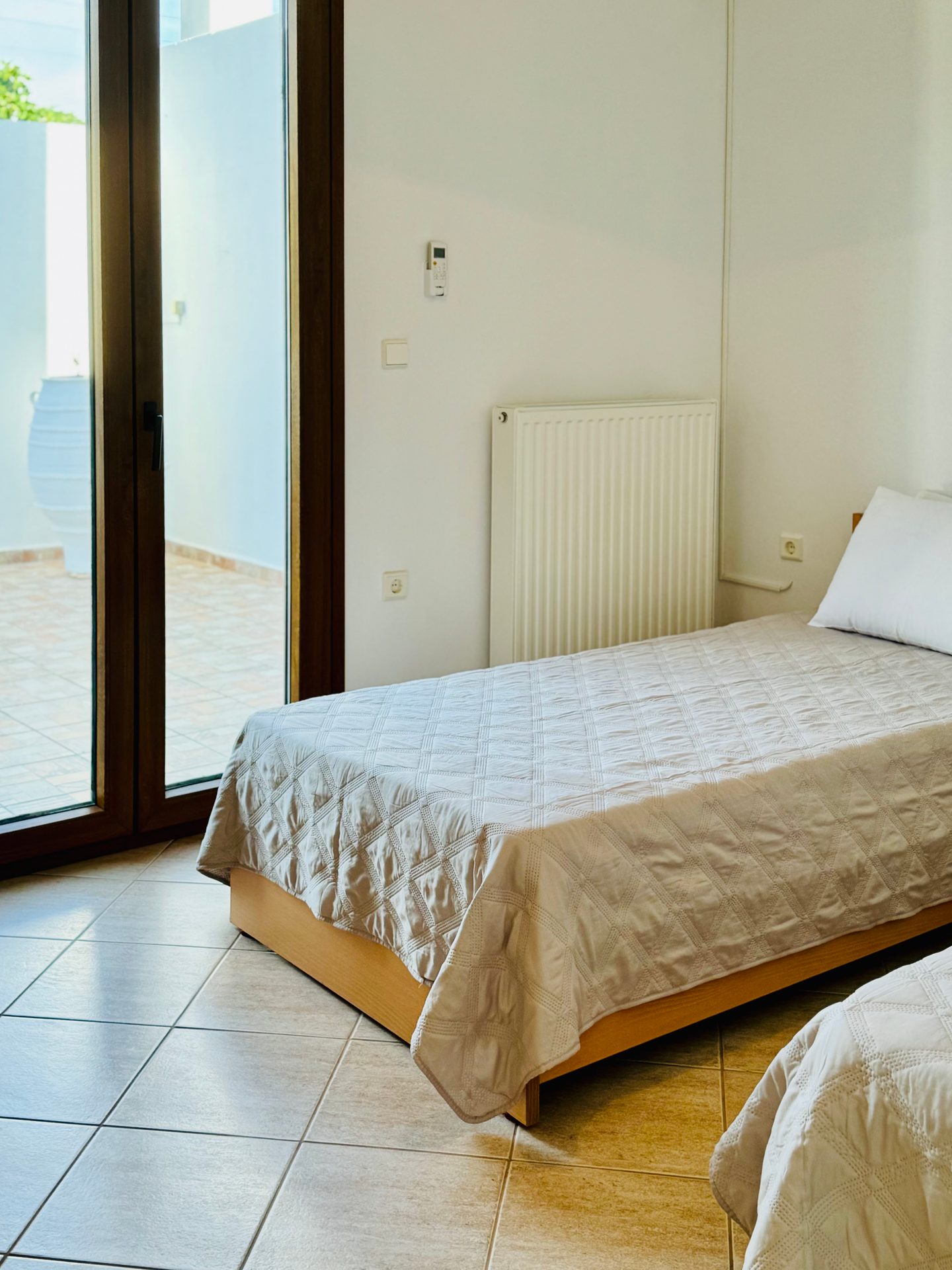 Limnes Seaside Retreat bedroom